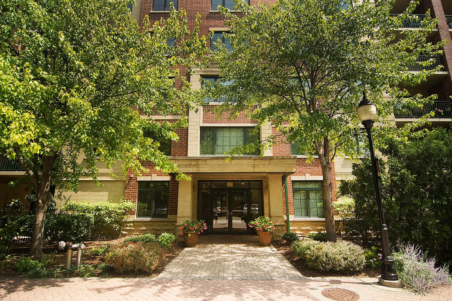 2 bed, 1200 sqft, $2,800 — Photo 4