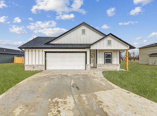 2626 S Greenleaf St, Wichita, KS 67210