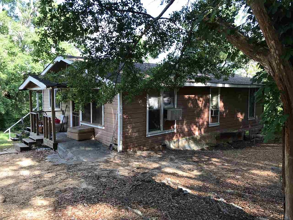 1st image of 300 Lakeland Dr