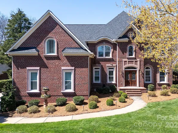 880 Craigmont Ln NW, Concord, NC 28027