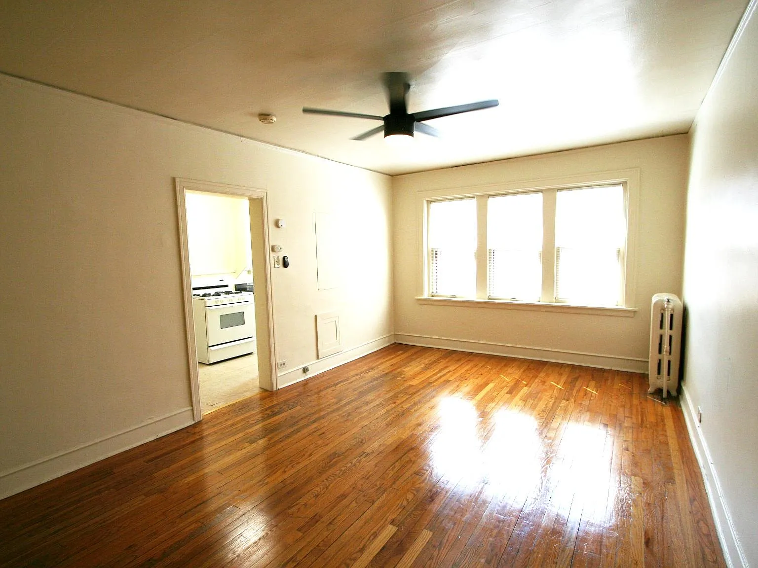 Studio, 400 sqft, $1,095 — Photo 3
