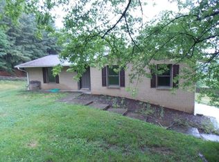 6410 Sugar Ridge Dr, Roanoke, VA 24018