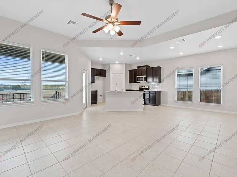 2221 Chia Ct — Photo 7