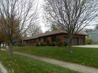 304 Country Ln, Bloomington, IL 61704