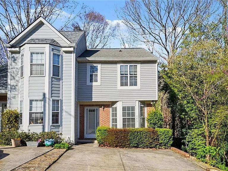 5200 Laurel Bridge Dr SE — Photo 2