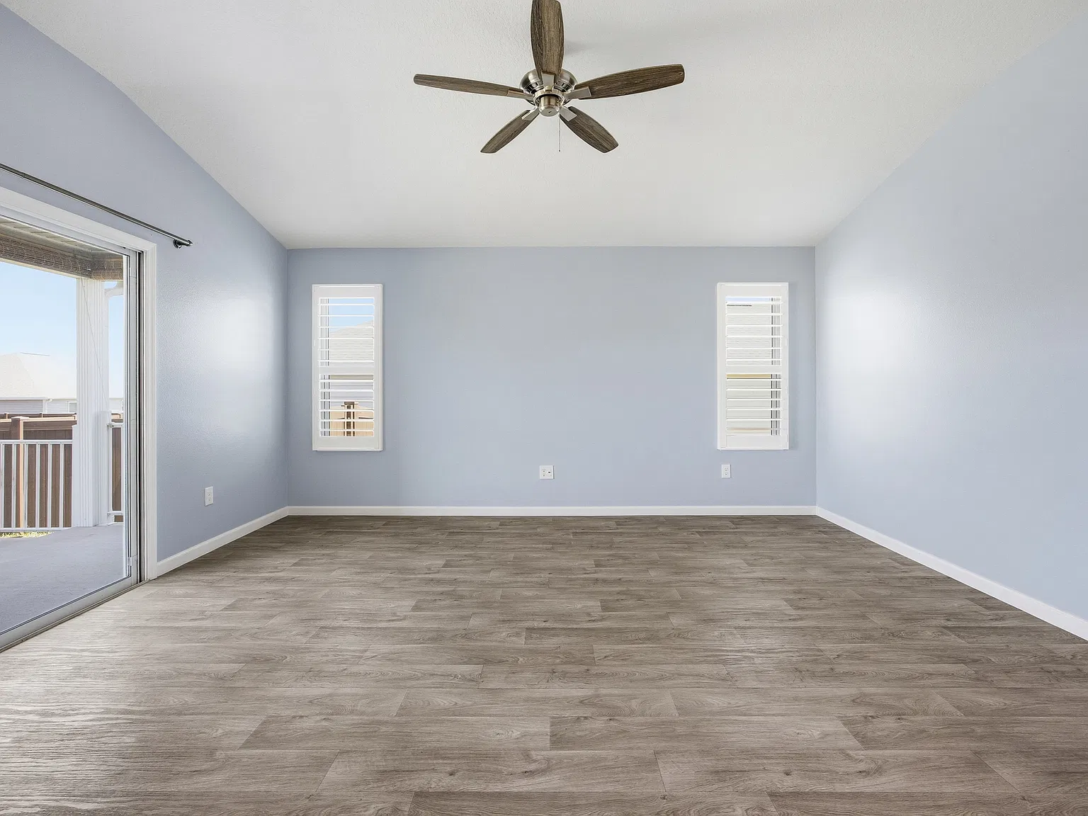 3 bed, 1444 sqft, $2,400 — Photo 2