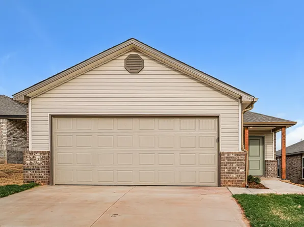 10045 Blackjack Rd, Yukon, OK 73099