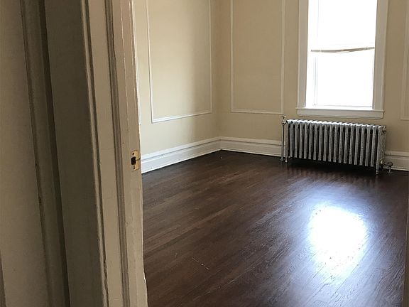 5th image of 94 S Harrison St APT 401R