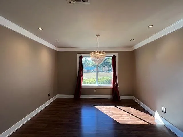 2537 Stonegate Dr — Photo 12
