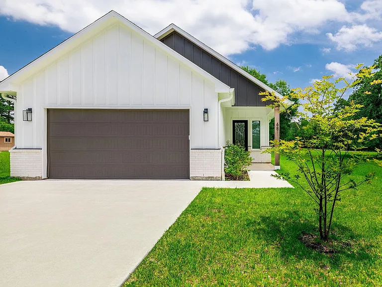 68 Fairway Dr — Photo 3