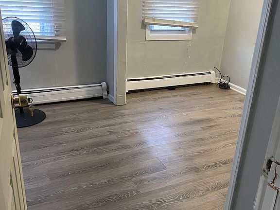 4th image of 53 Hassart St #2