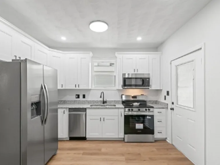 2104 Marshall Ave — Photo 10