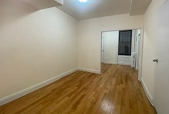 Rented by City Connections Realty | media 3