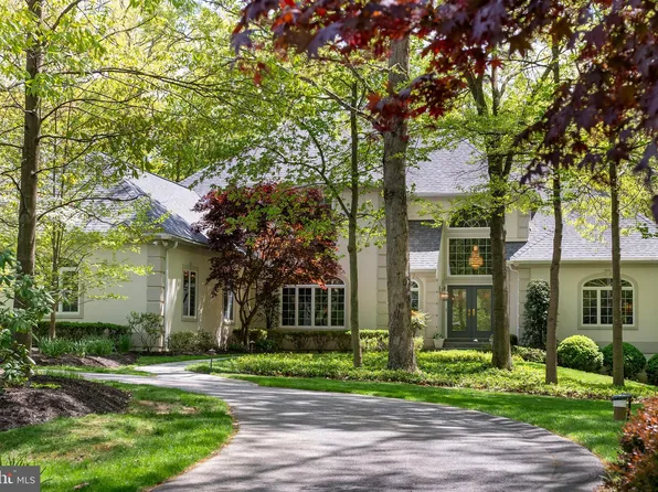 7 Huntersworth Ct, Owings Mills, MD 21117