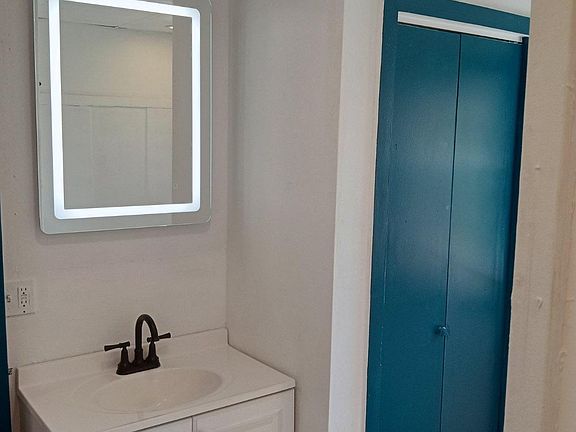 5th image of 405 W Centre St #2