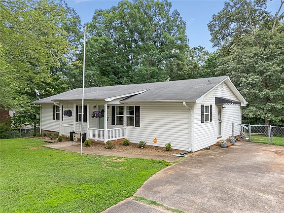 4th image of 206 Dogwood Ct