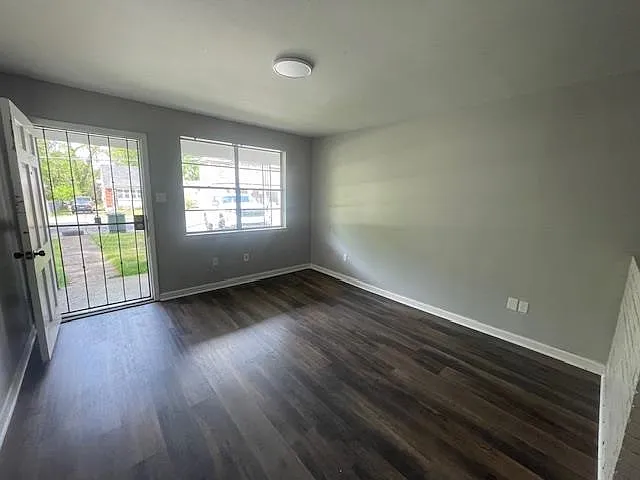 2 bed, 1.0 bath, 857 sqft, $850 — Photo 3