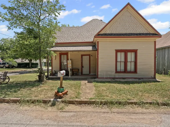 916 NW 5th Ave, Mineral Wells, TX 76067
