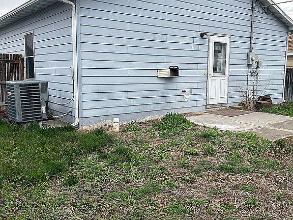 4th image of 220 William Ave