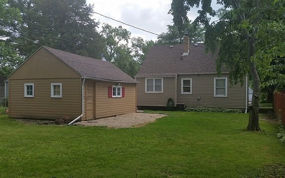 3rd image of 2911 Garfield Dr