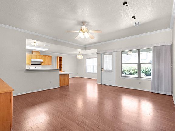 3rd image of 703 Beachwood
