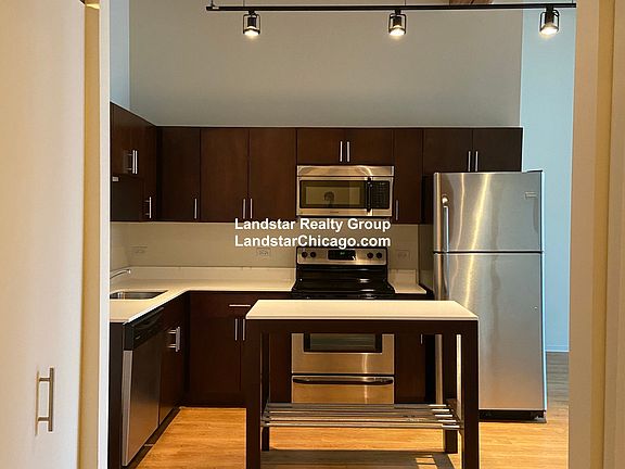 3rd image of 125 E 21st St APT 302