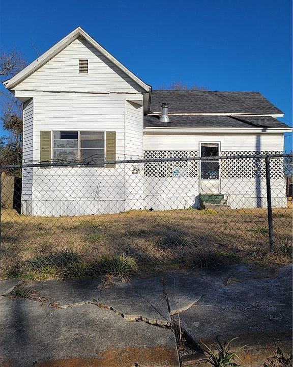 500 N Laurel St, Winnfield, LA 71483 Zillow