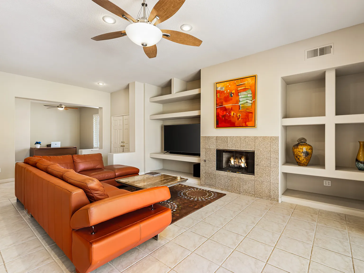 285 W Kavenish Dr — Photo 4