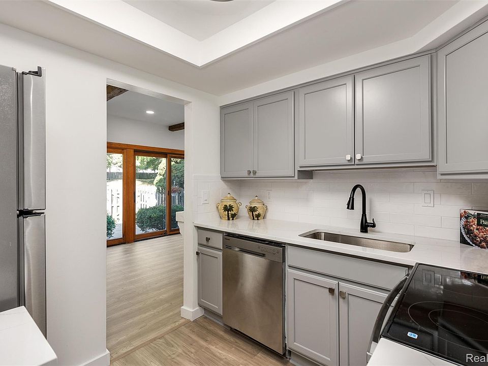 42754 Lyric Ct, photo 3