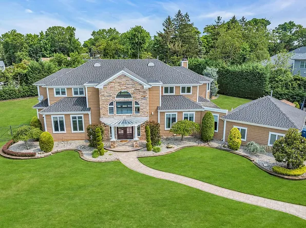 15 Violet Dr, Ocean, NJ 07712