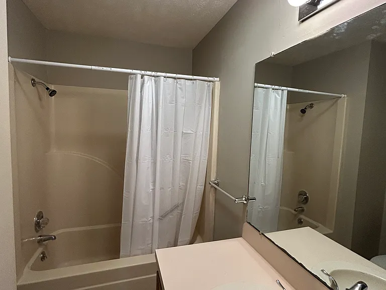 103 Barkeley Ln #103 — Photo 8