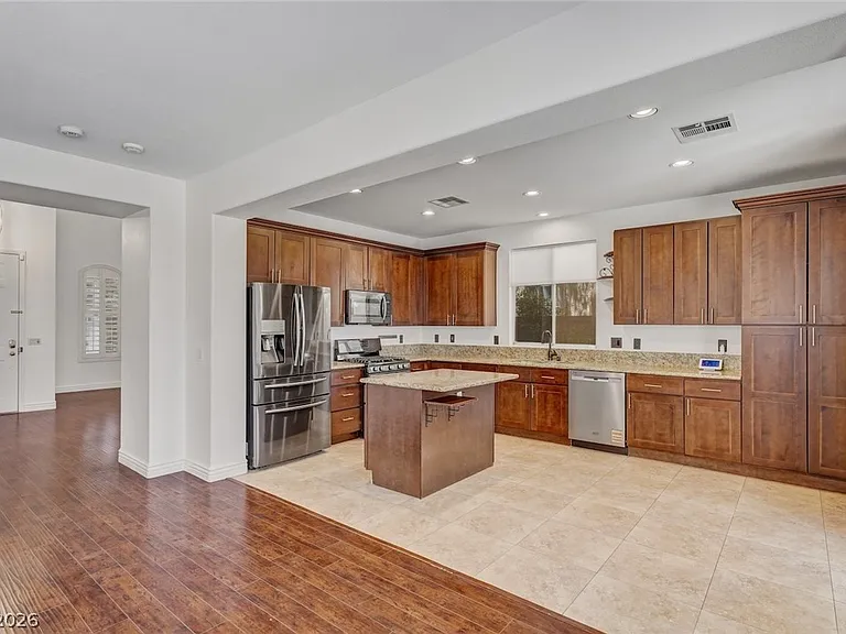 3034 Carbondale St — Photo 15