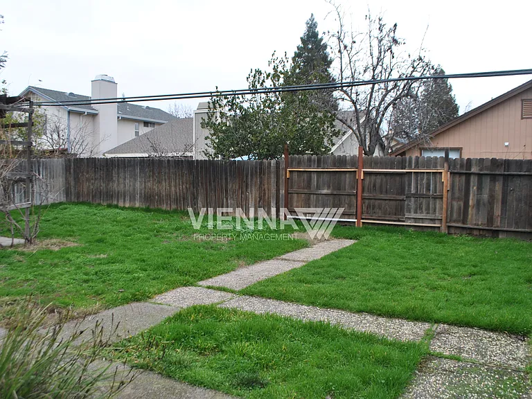 4073 N Country Dr — Photo 30