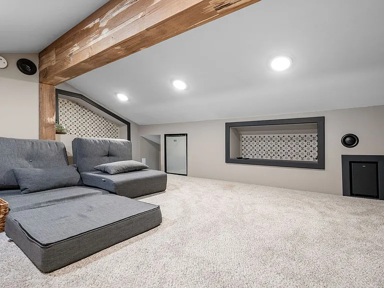Building's Lounge