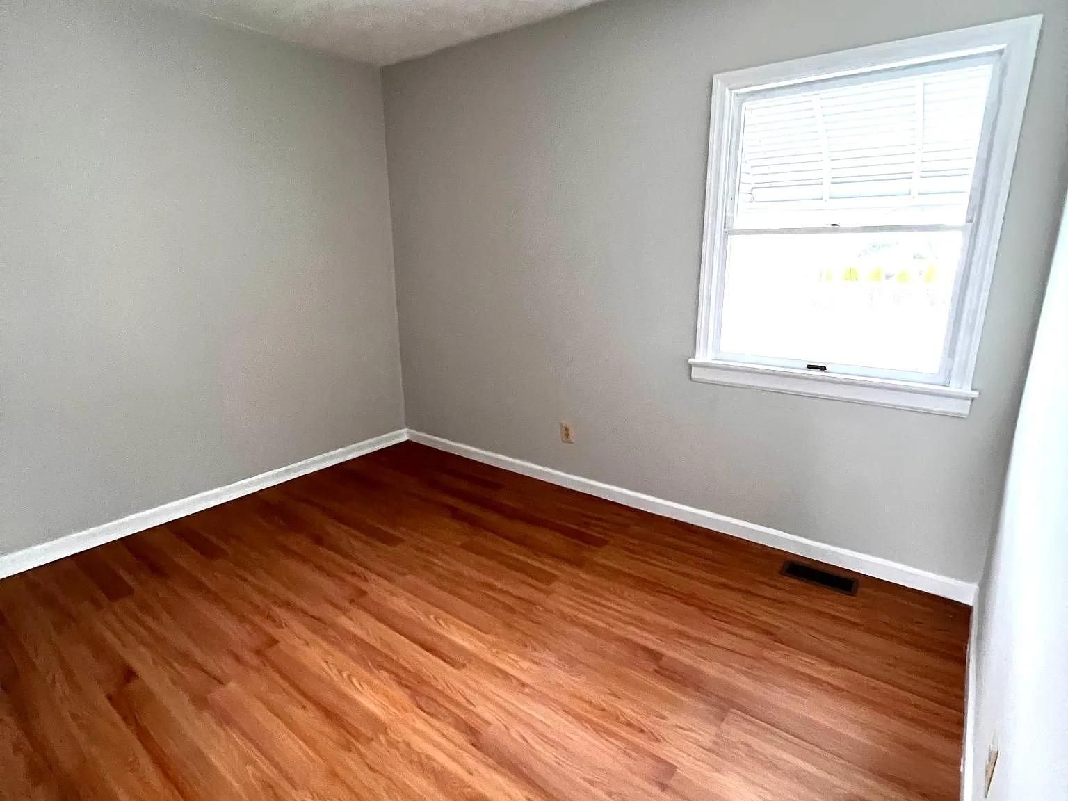 4 bed, $3,500 — Photo 3