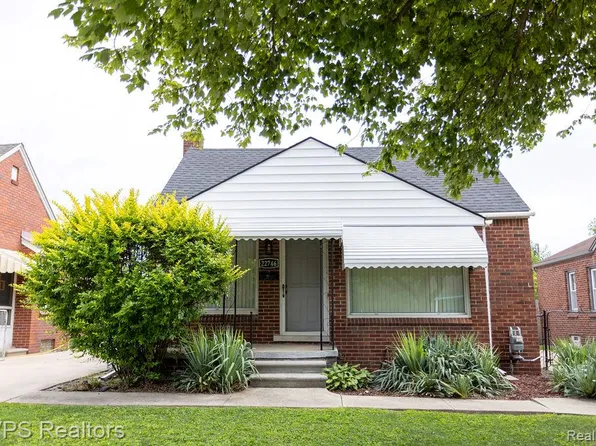 22746 David Ave, Eastpointe, MI 48021