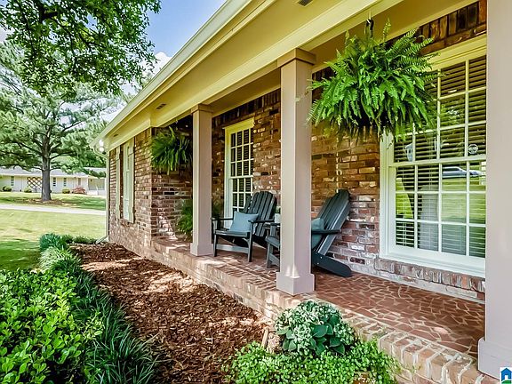 2nd image of 2617 Willow Brook Ln