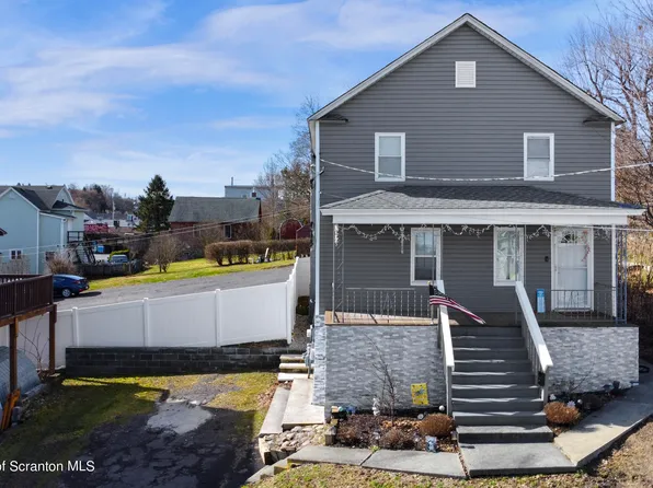 518 Meade St, Throop, PA 18512