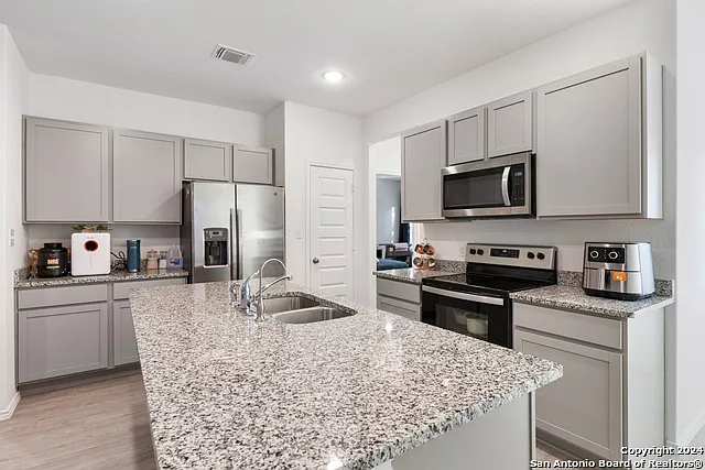 14666 Emerio Dr — Photo 11