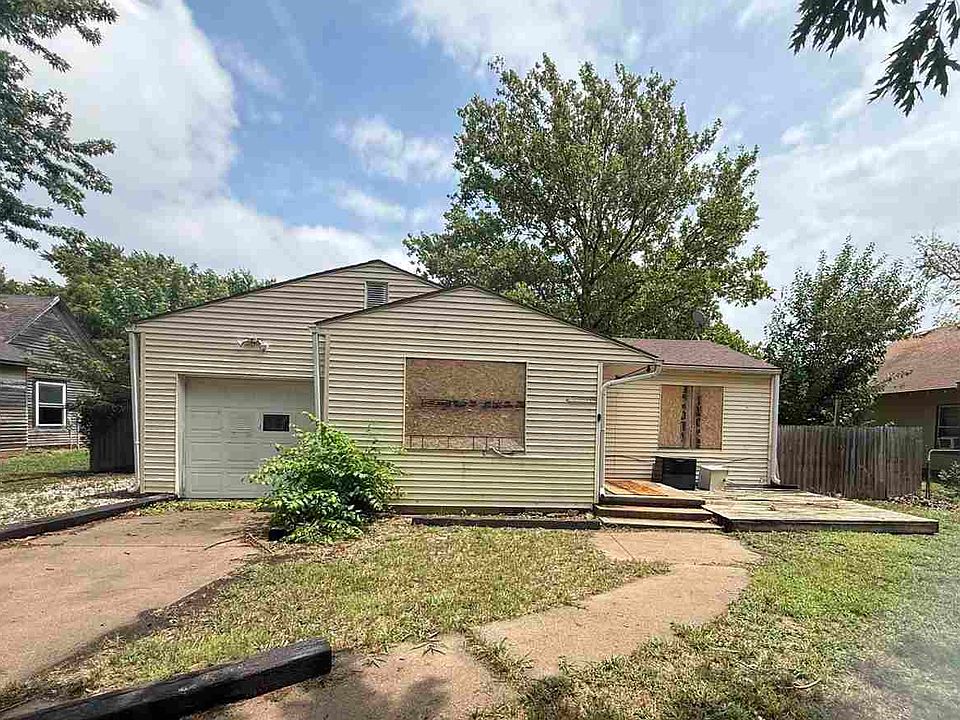 1st image of 223 Eaton Ave