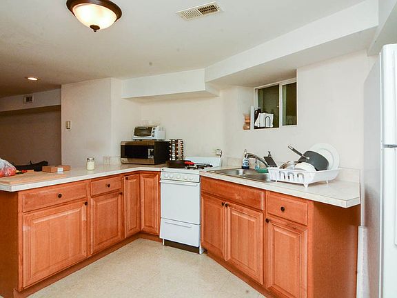 4th image of 2143 W Chicago Ave #H