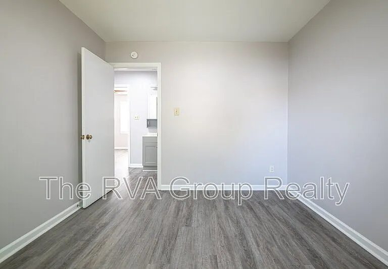 3805 Woodlawn St #12 — Photo 21