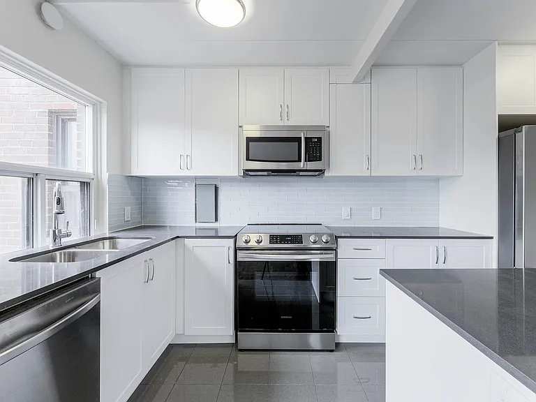143 Stephen Dr #201 — Photo 2