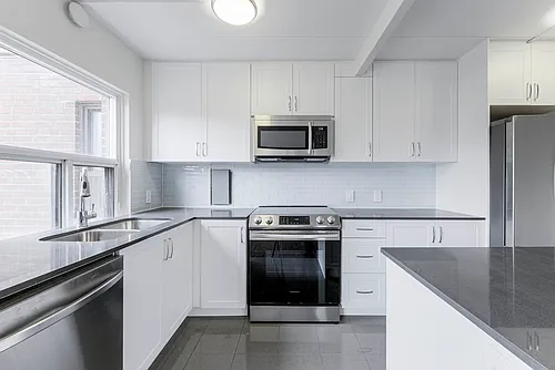 143 Stephen Dr Photo 1