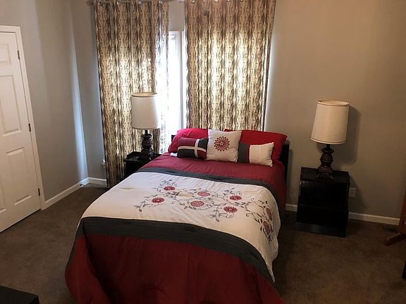 4th image of 409 Holly Hill Dr