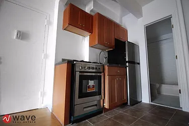 Rented by Wave Real Estate Group