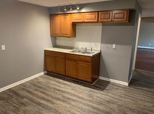 515 Sunnyside St SW APT 6, Hartville, OH 44632