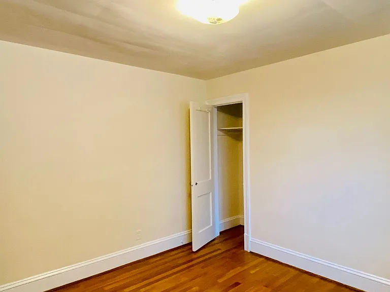 4208 Fitzhugh Avenue — Photo 25