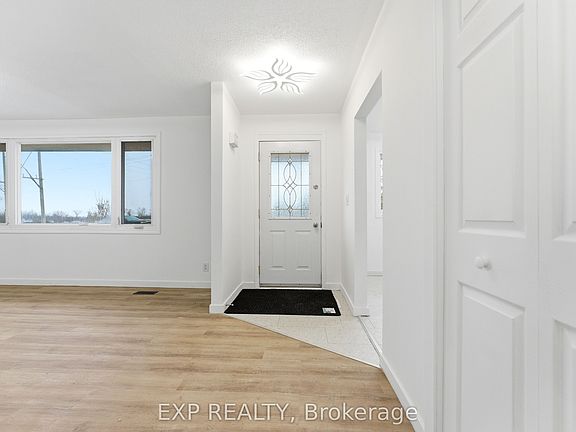 3rd image of 696 Whites Rd