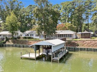 209 Lucom Point Dr, Reedville, VA 22539